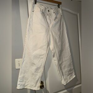Stylish White Cropped Jeans for Women